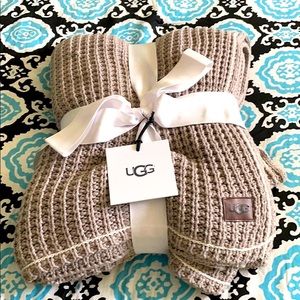 BRAND NEW W/TAGS UGG Knit Throw